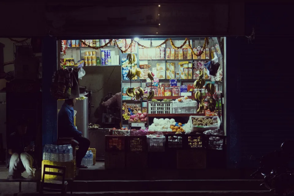 Khu đồ khô, gia vị
